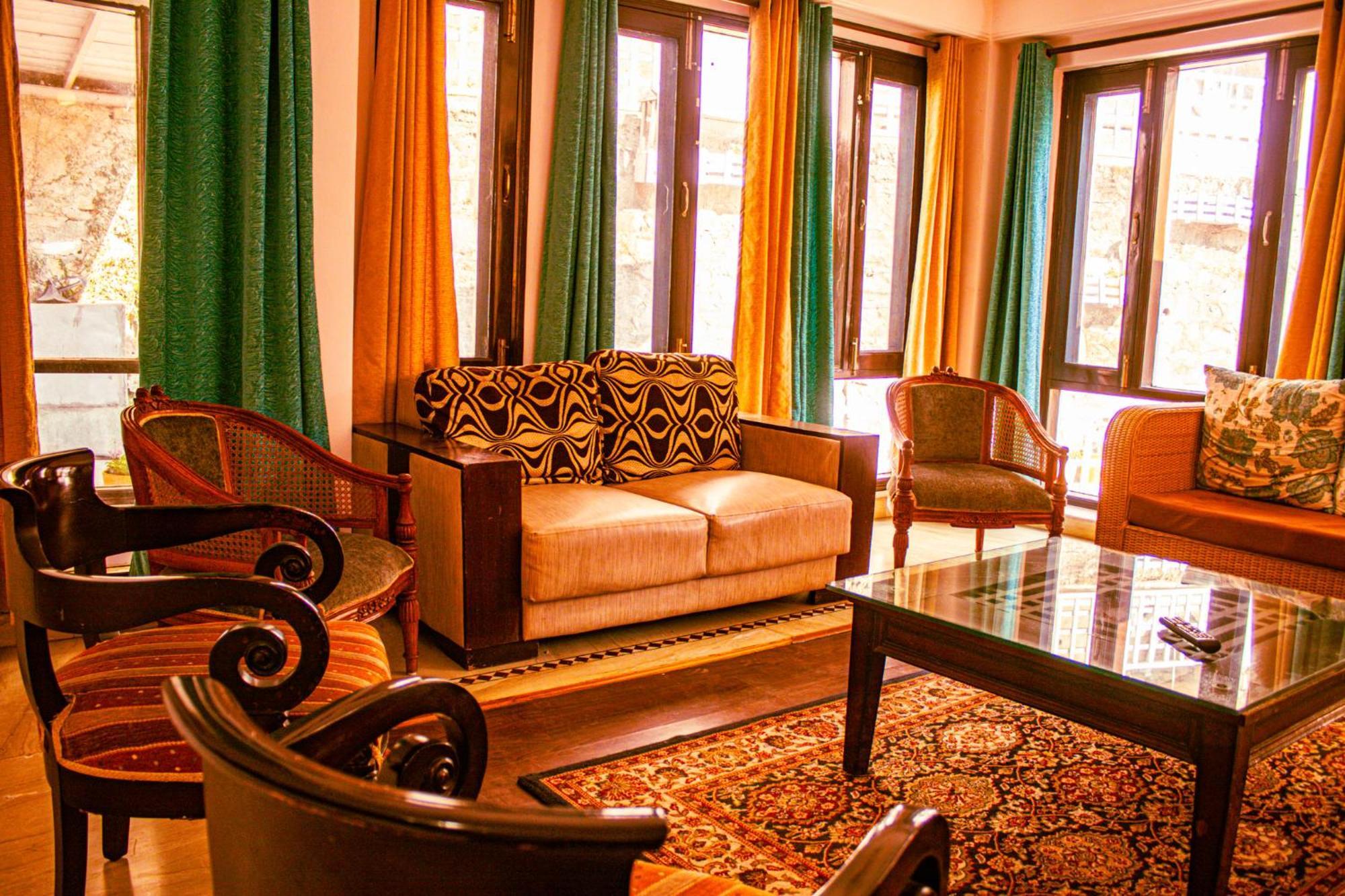 Villa Whispering Pines Shimla Exterior foto